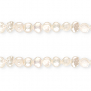 TQ Freshwater pearls nugget round 5-6mm Natural White
