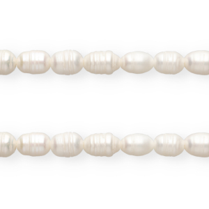 TQ Freshwater pearls oval 9-10mm Natural White