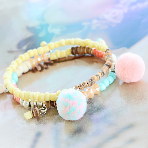 Caribbean jewellery with coconut beads and colourful beads!