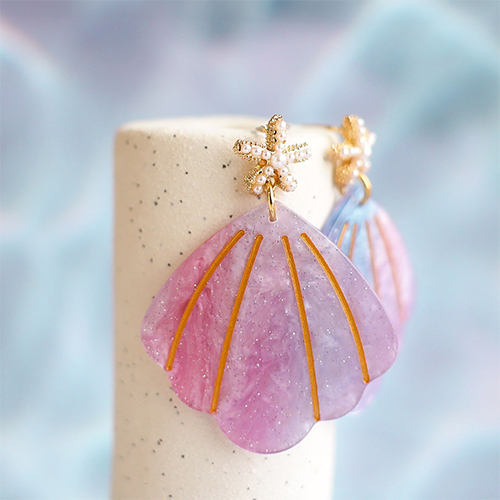 How to use resin pendants and stainless steel charms in your jewellery