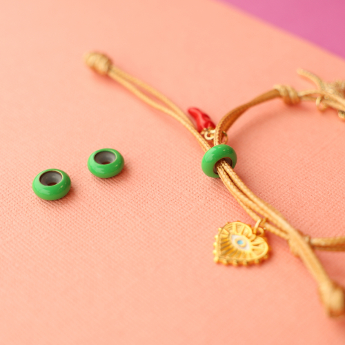 Create colourful bracelets with smart stopper bead 