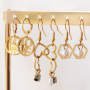 This is how you use stainless steel connectors to create trendy jewellery: