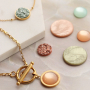 Get creative! Take a look at how to design wonderful bracelets, earrings and necklaces with the Polaris Elements cabochons 