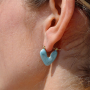 Mix & match with a necklace with faceted beads and heart earrings